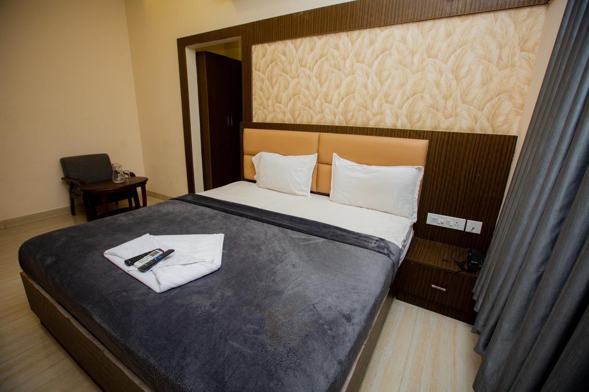 The Park Avenue Hotel - Business Class Hotel Near Central Railway Station Chennai Periyamet Exterior photo